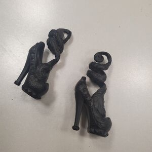 Ever After High Doll Raven Queen Way Too Wonderland Black Shoes